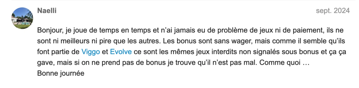 Capture d&rsquo;&eacute;cran d&rsquo;un avis utilisateur publi&eacute; en septembre 2024 sur Simsinos Casino, dans lequel un joueur explique ne pas avoir rencontr&eacute; de probl&egrave;mes de paiement ni de jeu et donne un retour nuanc&eacute; sur les bonus et l&rsquo;exp&eacute;rience globale du casino