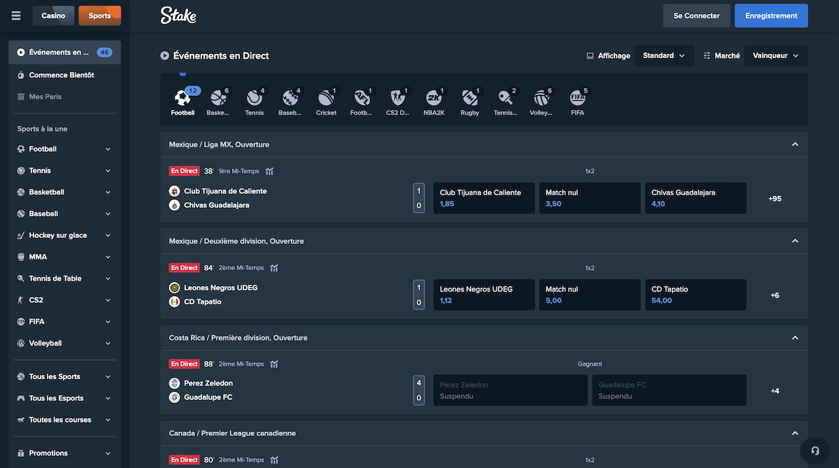Page des paris sportifs en direct sur Stake montrant les matchs de football et autres sports avec cotes mises &agrave; jour en temps r&eacute;el