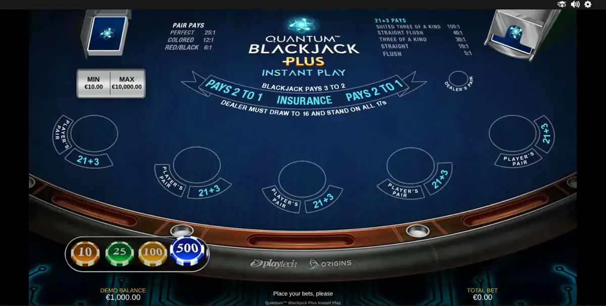 Table du Pontoon par Nucleus Gaming avec le paiement 2 to 1 et le Five Card Hand affiché sur feutre doré.