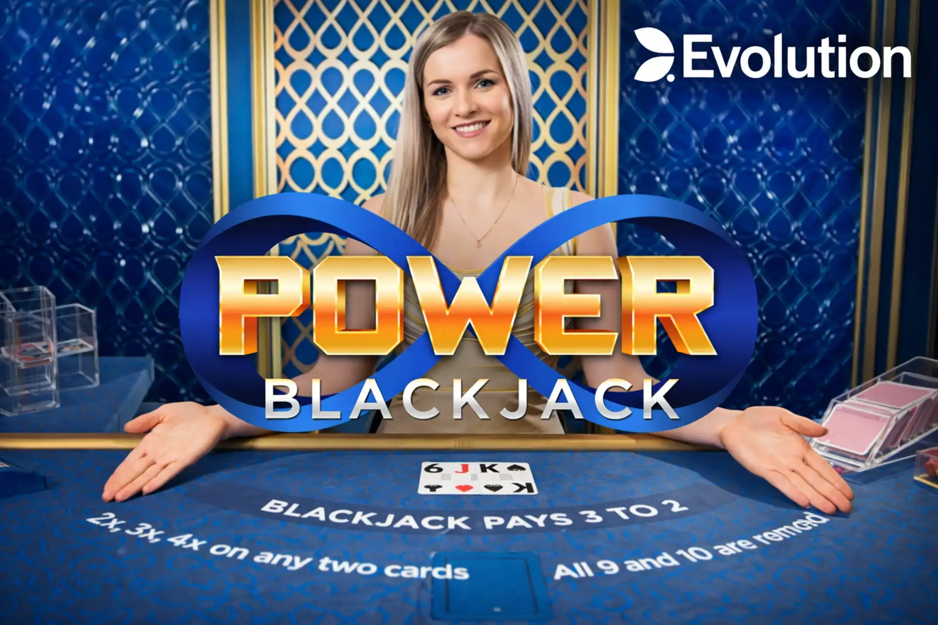 Power Blackjack par Evolution Gaming en visuel promotionnel avec une croupière souriante sur fond bleu et doré, le logo du jeu au centre et une table de blackjack visible en bas.